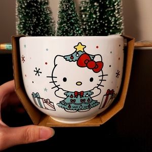 NEW Hello Kitty Christmas Ramen Noodle Bowl with Chopsticks
